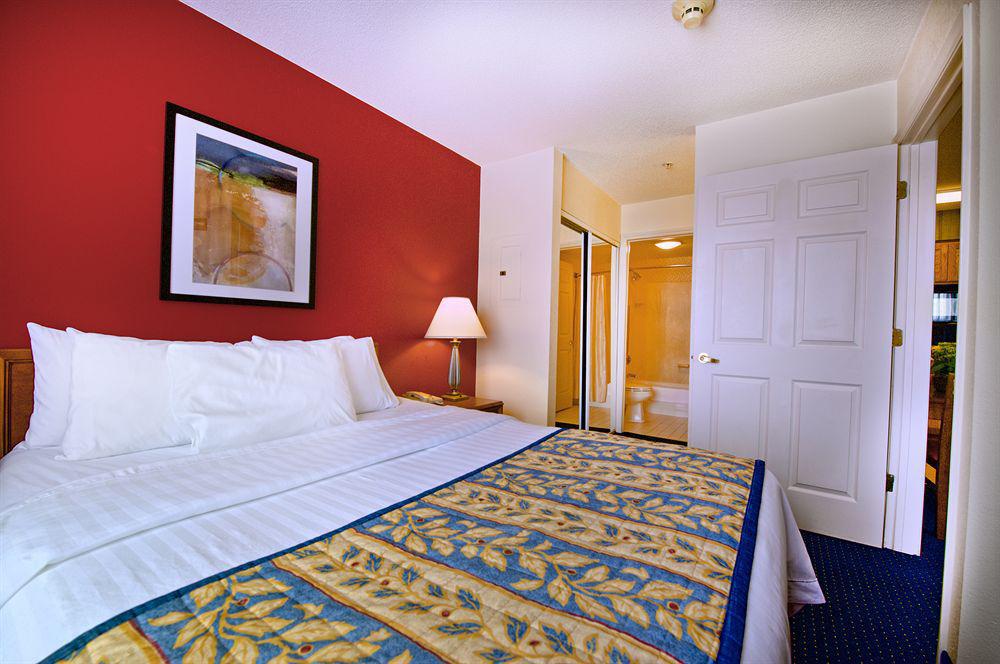 Residence Inn By Marriott Wilmington Landfall Экстерьер фото